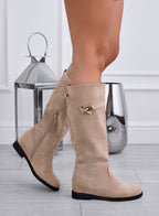 ARENA - Botas de ante beige con baño dorado