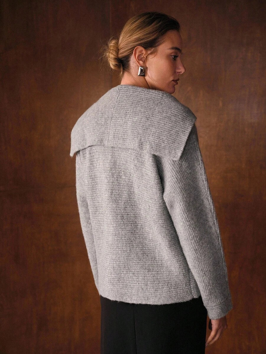 Cárdigan premium de cuello largo con botones – Edición gris de punto suave 