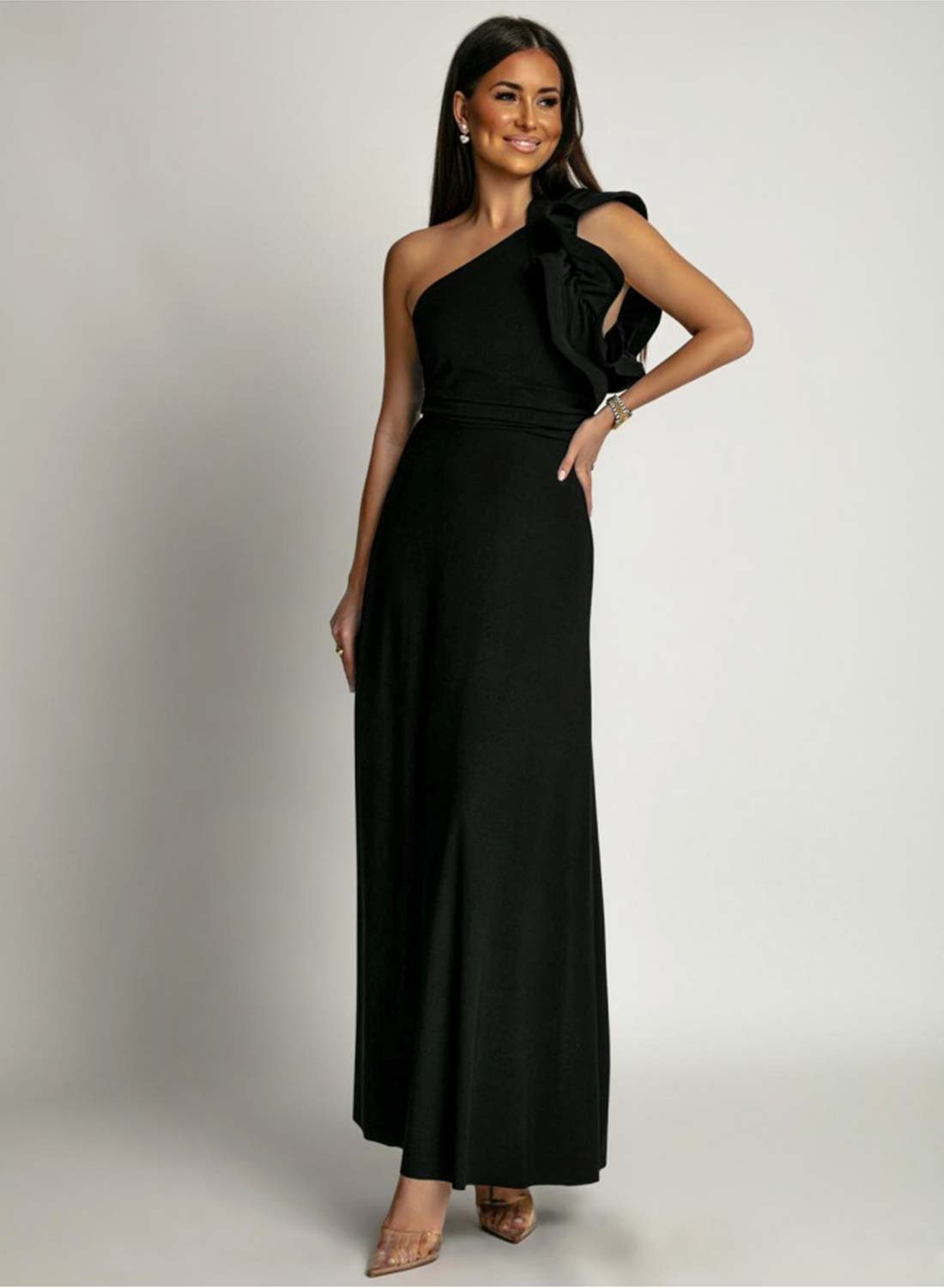 Vestido largo negro de un solo hombro