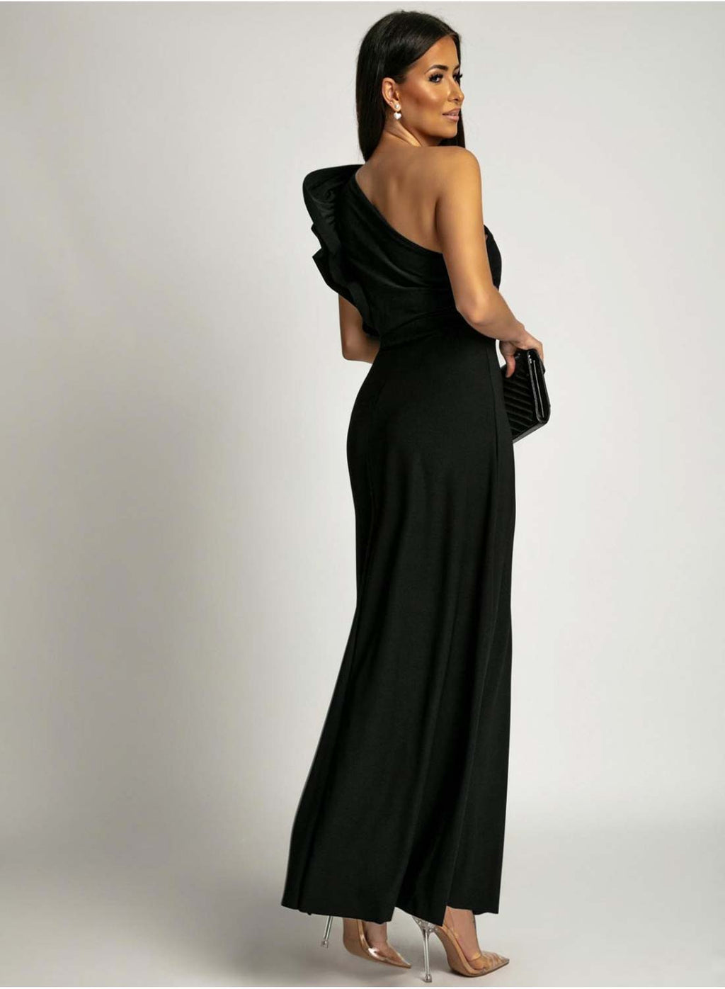 Vestido largo negro de un solo hombro