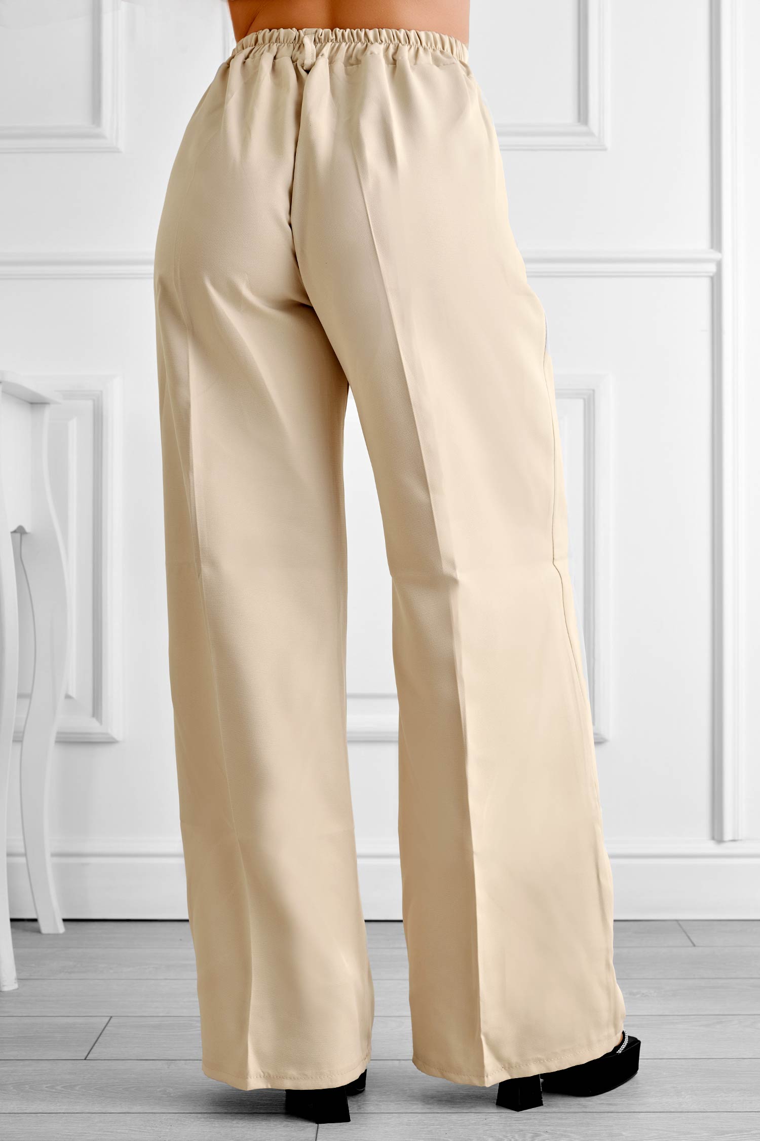 Pantalones palazzo beige