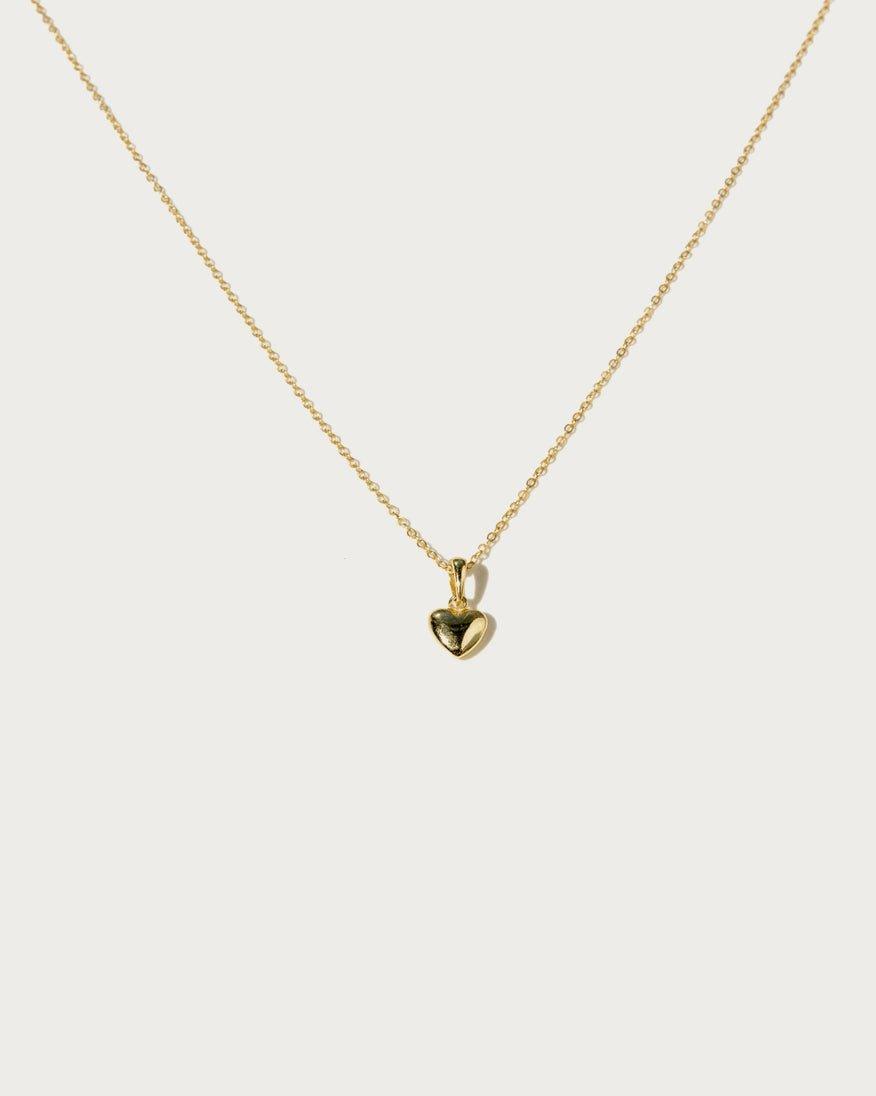 Collar de corazón dorado