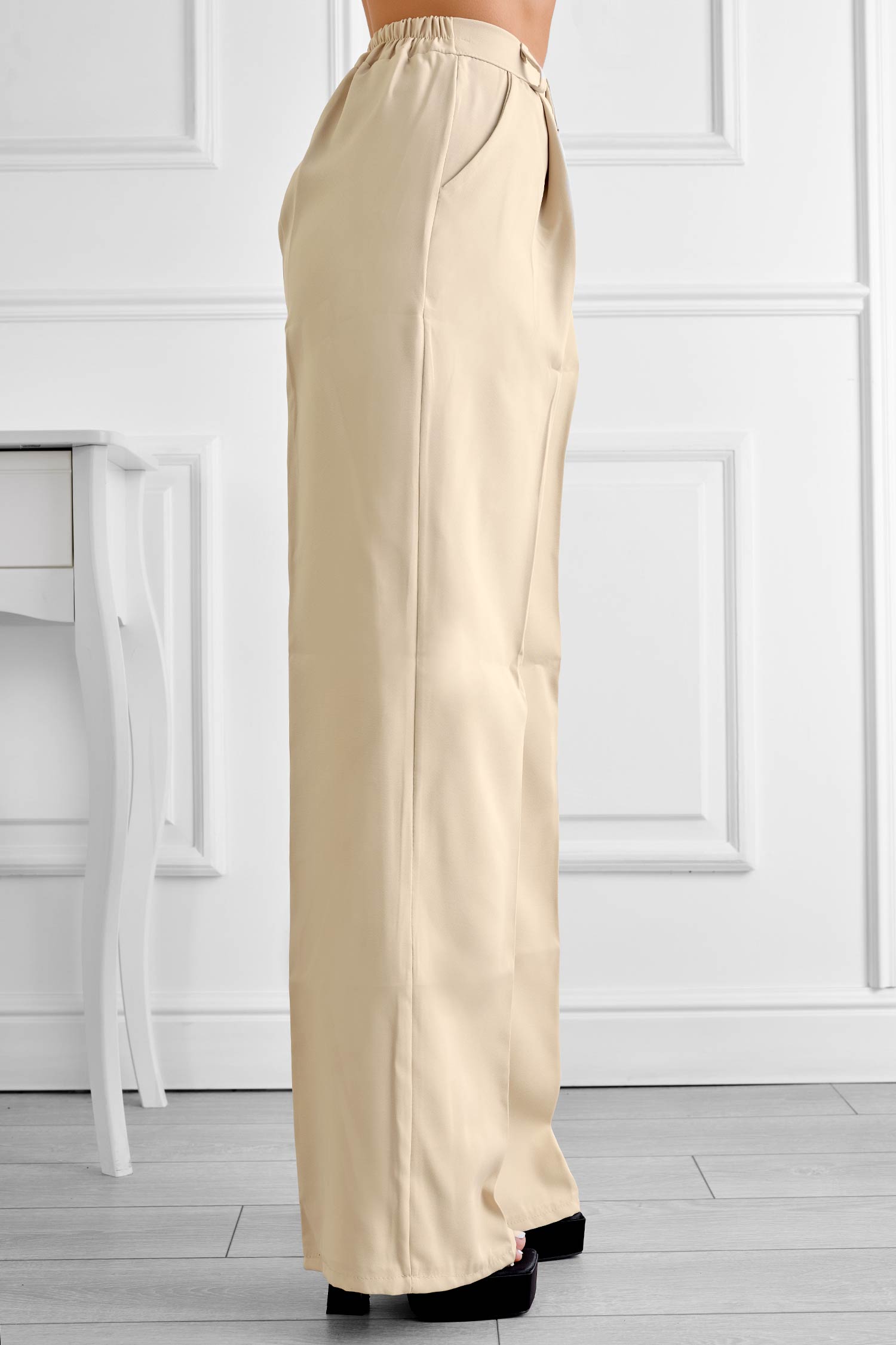 Pantalones palazzo beige