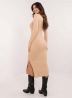 Vestido largo de canalé beige con abertura lateral 