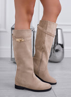ARENA - Botas de ante beige con baño dorado