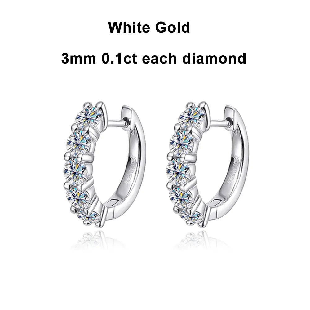 Deslumbrantes pendientes de moissanita en forma de aro en oro blanco de 18 k