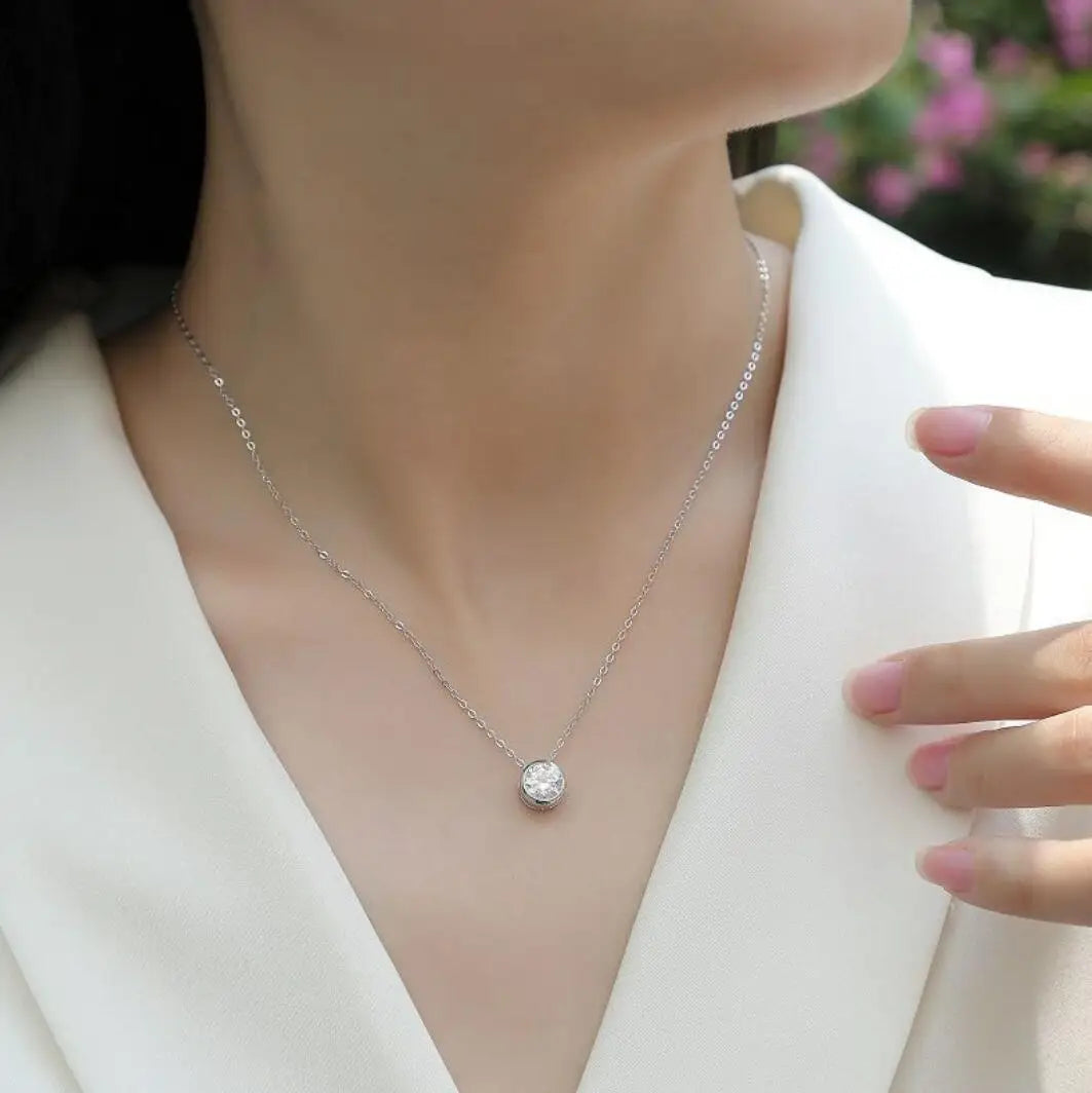 Collar de lujo de moissanita radiante - Elegancia bañada en oro de 18 k