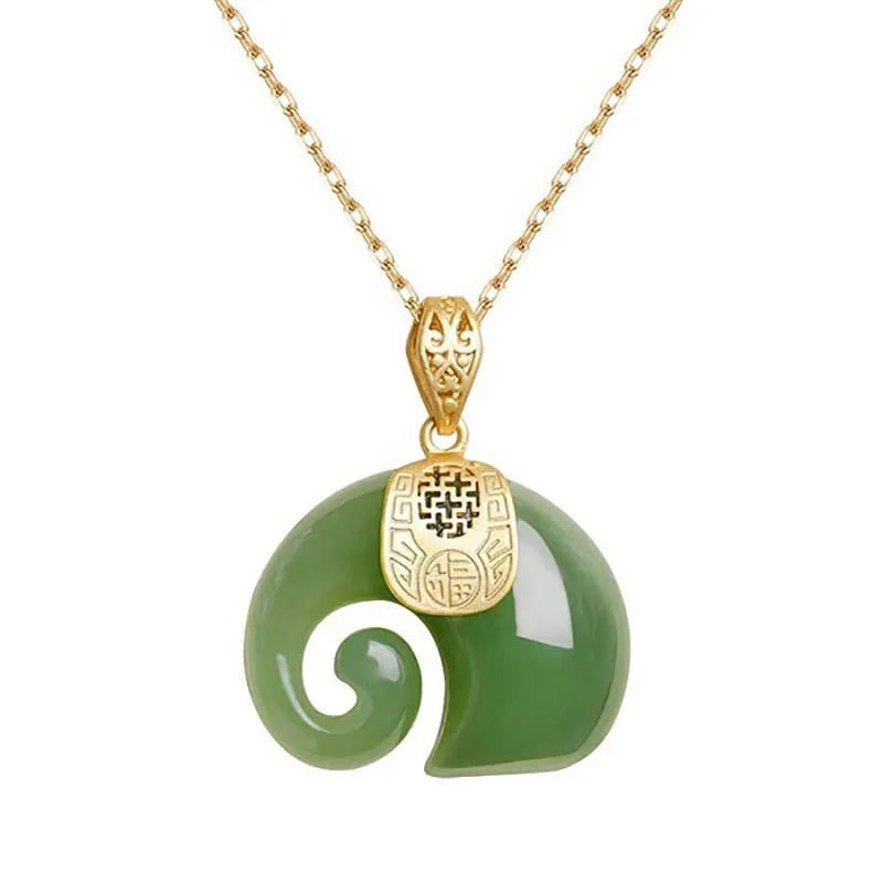 Elegante collar con colgante de elefante de jade hetiano para mujer