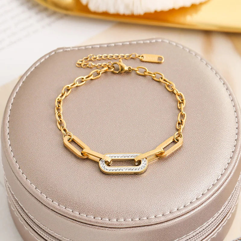 Elegante pulsera de acero inoxidable con dije de circonita para mujer