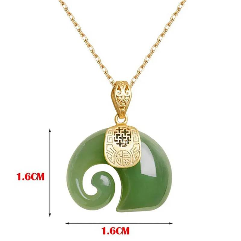 Elegante collar con colgante de elefante de jade hetiano para mujer