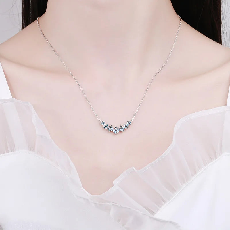 Exquisito collar de moissanita: lujo asequible y radiante