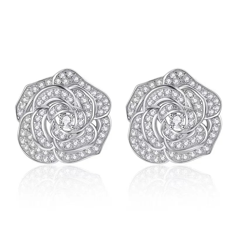 Exquisitos pendientes de flor de moissanita en plata de ley 925