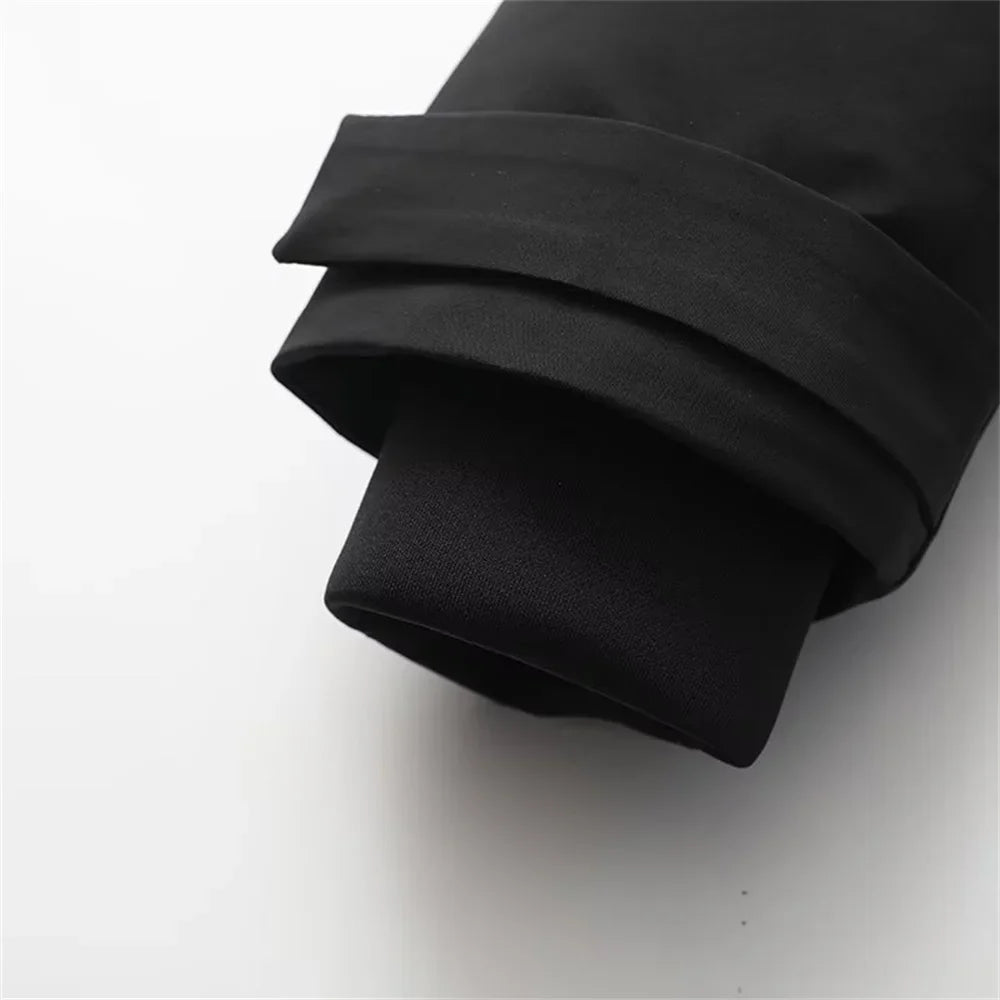 Chaqueta elegante con capucha y cintura ceñida para mujer