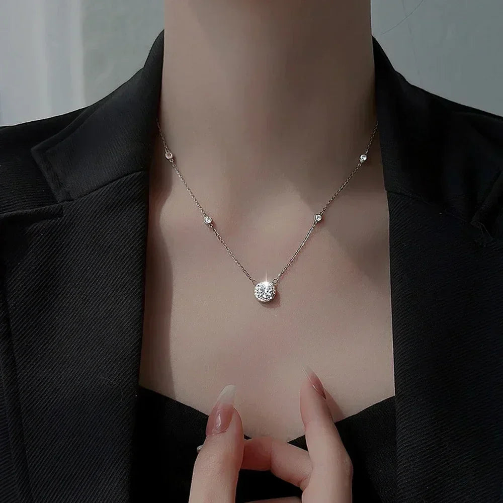 Collar de moissanita Ivictress: Elegancia radiante en plata de ley