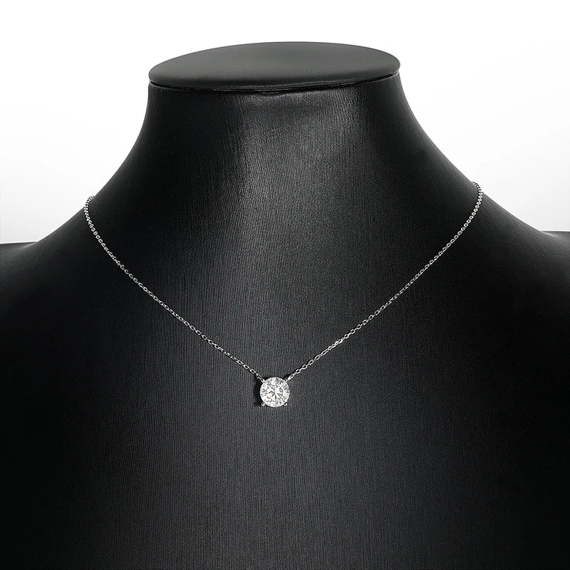 Collar de moissanita Ivictress: lujo asequible y brillo inigualable